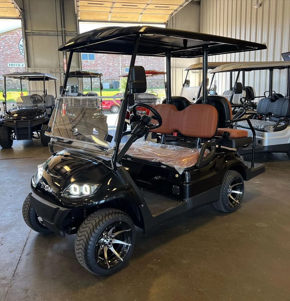 2022 ICON i40 Electric Golf Cart!