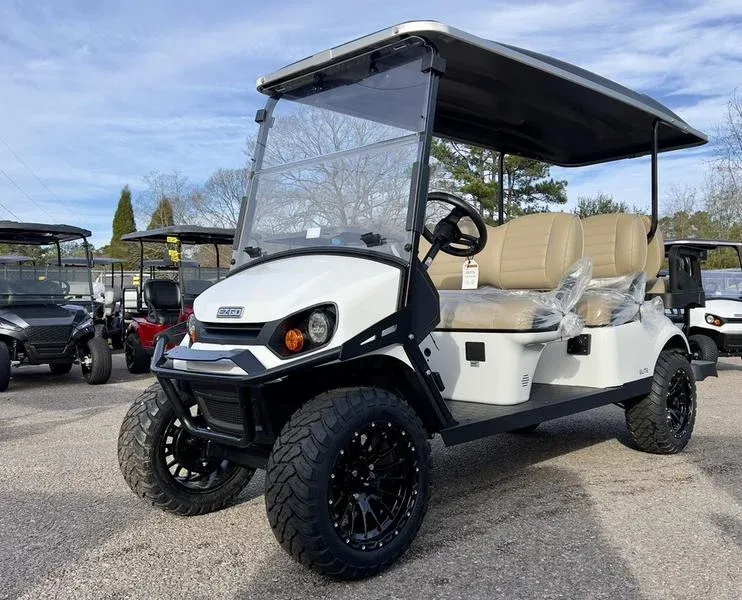 2024 E-Z-GO Express™ L6 ELiTE™ 6 Passenger Limo Lithium Bright White
